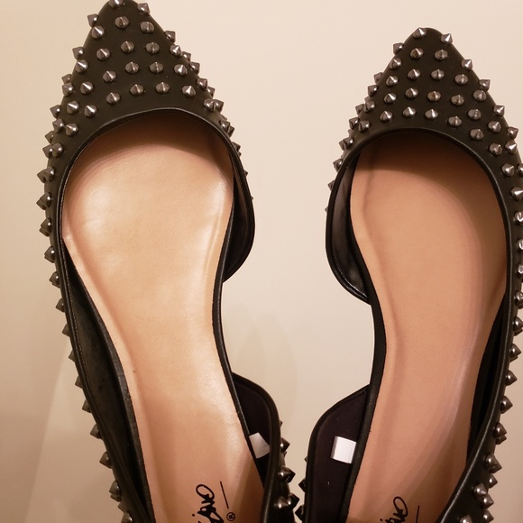 Shoes - Spiked flats